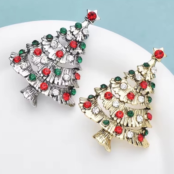 Betsey Johnson Jewelry - Betsey Johnson Festive Christmas Tree Gold Brooch